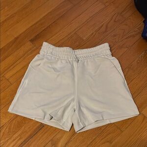Women's Lululemon White Elastic Waist Shorts